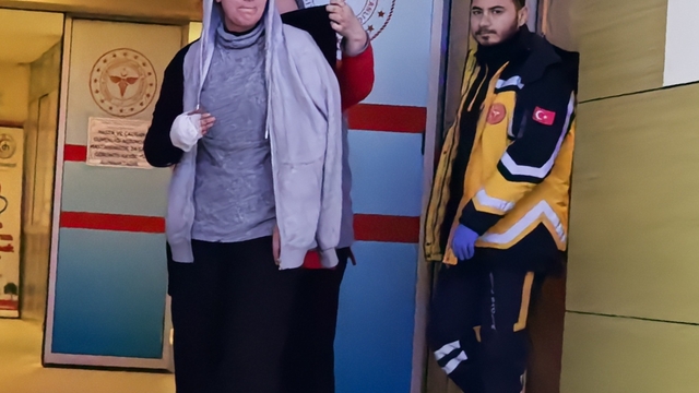 Elini makineye kaptıran işçi yaralandı