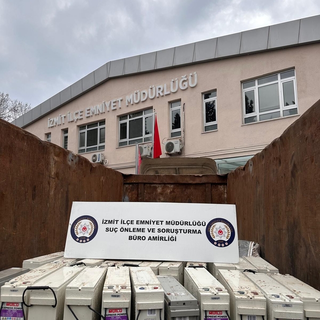 Kocaeli'de akü hırsızlığı iddiasıyla 1 kişi yakalandı