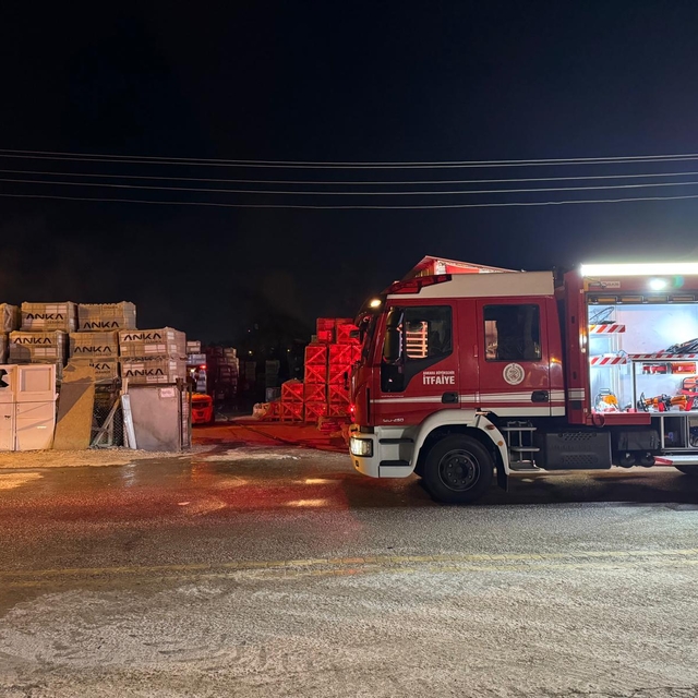 Başkentte palet fabrikasında yangın çıktı