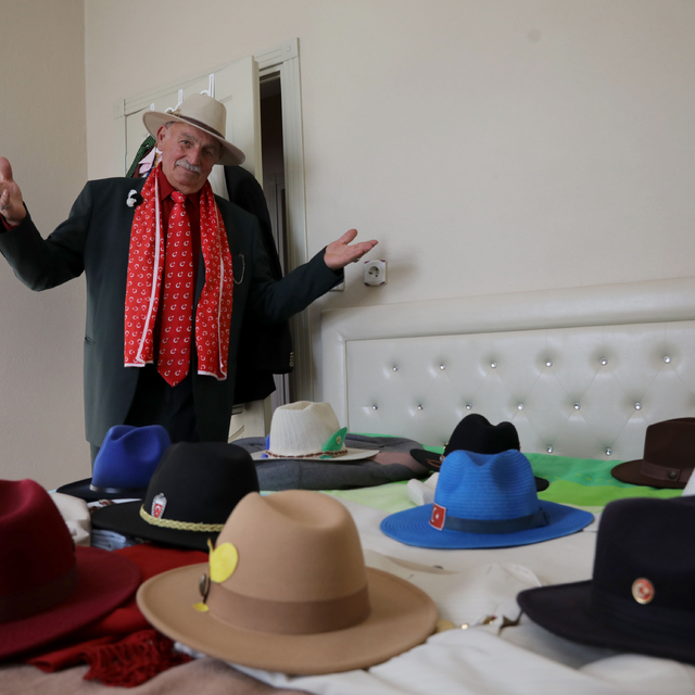 'Bay Foter'in tarzı renkli, sözü özlü