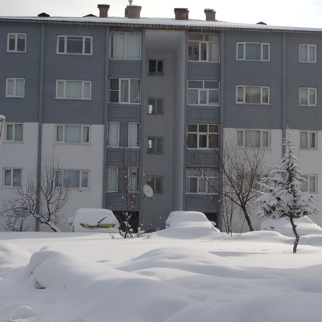 Bitlis'te 219 köy yolu kardan kapalı