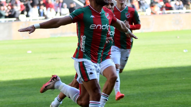 Karşıyaka zirve yarışında Bornova'da