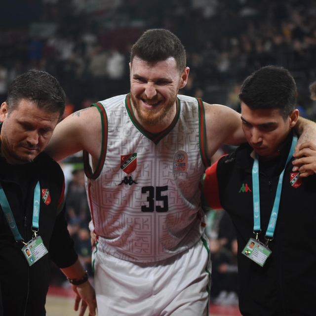 Karşıyaka'da Mert'te yırtık