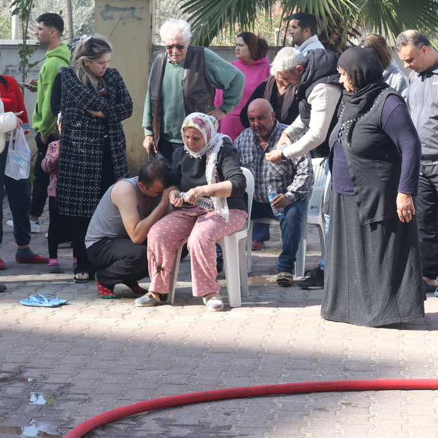 Isıtıcıdan çıkan yangında evi kullanılamaz hale geldi