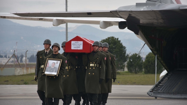 Şehit uzman çavuşun cenazesi, törenle memleketine uğurlandı (2)