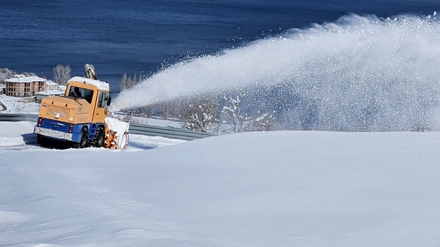 Elazığ'da 530 köy yolu kardan kapandı (2)