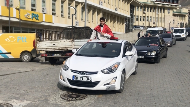 Şampiyon güreşçi memleketi Yusufeli'nde coşkuyla karşılandı