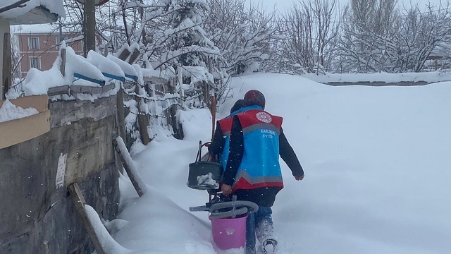 Bingöl'de 215 köy yolu, kardan ulaşıma kapandı (2)