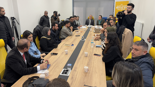 Elazığ'da "Beyaz Ev Aile Merkezi"nde bilgilendirme toplantısı yapıldı