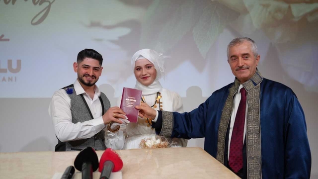 Şahinbey'de 53 çiftin nikahı kıyıldı