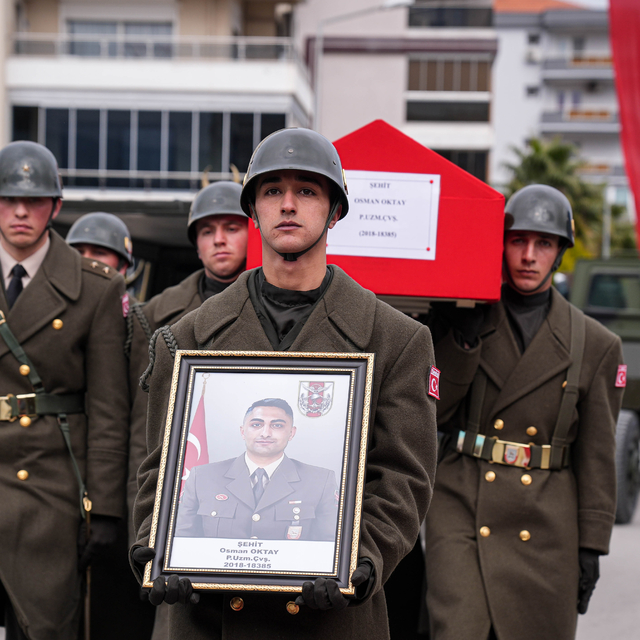 Şehit Uzman Çavuş Oktay, İzmir'de son yolculuğuna uğurlandı