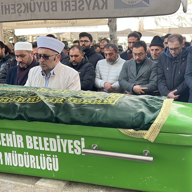 Tokat'ta kalp krizinden ölen doktor, Kayseri'de toprağa verildi