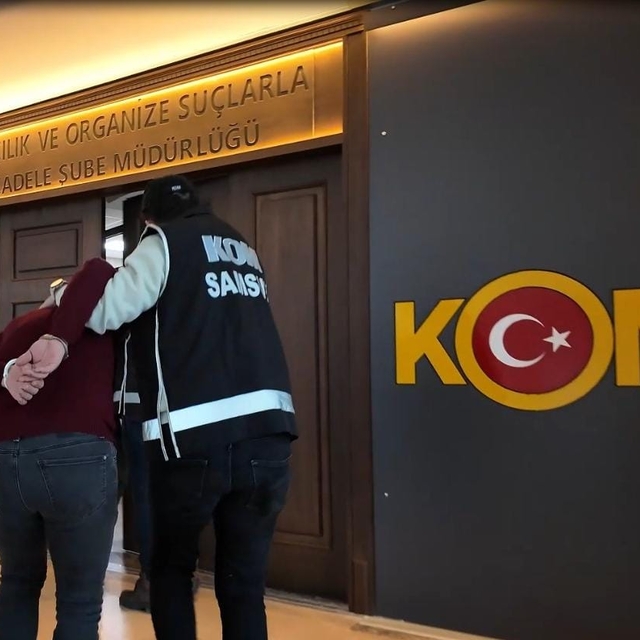 Samsun merkezli 5 ilde silahlı suç örgütü operasyonunda 37 şüpheli, adliyed...