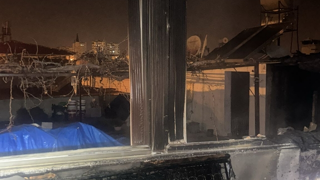 Mersin'de ev yangınında hasar oluştu
