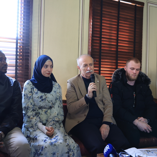 TÜ Rektörü Prof. Dr. Hatipler uluslararası öğrencilerle bir araya geldi