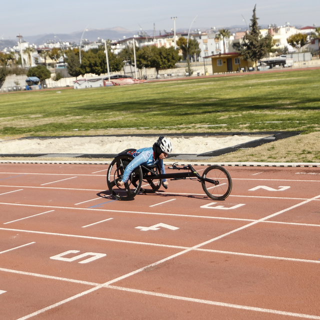"Para Atletizm Olimpik Deneme Yarışları" başladı