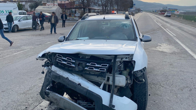 Gaziantep'te 2 otomobil çarpıştı: 5 yaralı