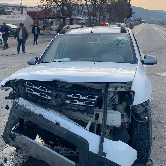 Gaziantep'te 2 otomobil çarpıştı: 5 yaralı