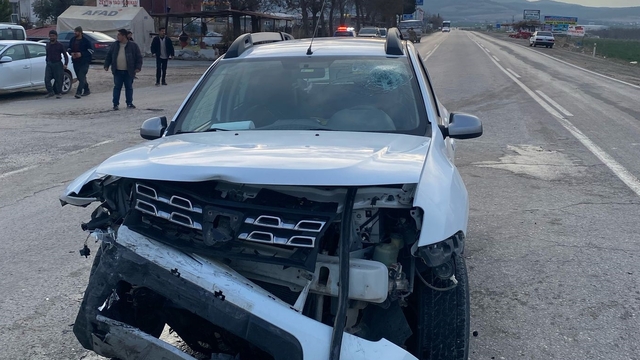 Gaziantep'te iki otomobilin çarpıştığı kazada 5 kişi yaralandı