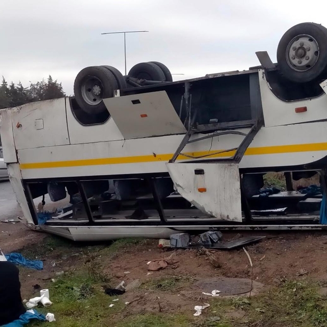 Tekirdağ'da fabrika işçilerinin taşındığı servis midibüsü takla attı; 25 ya...