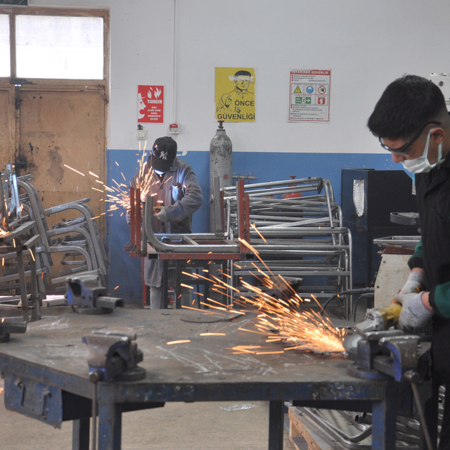 Depremzede öğrencilerin ürettiği ürünler ile 45 milyon TL ciro elde edildi