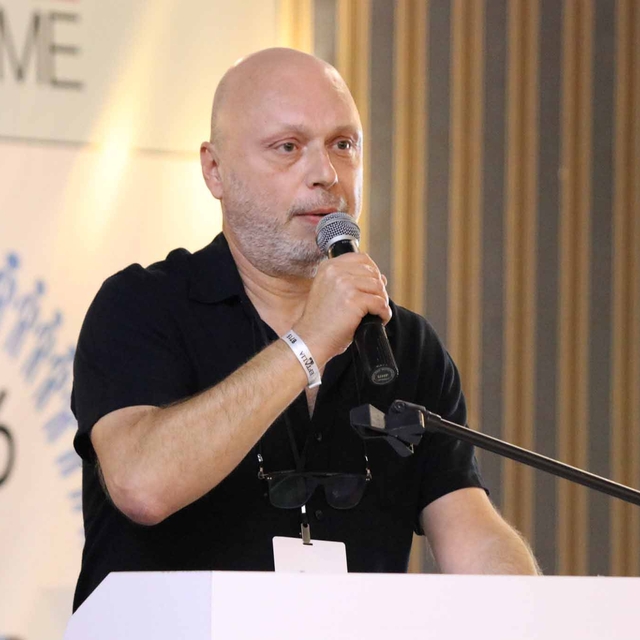 Gazeteci evinde ölü bulundu