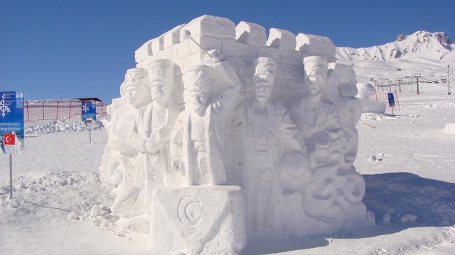 Erciyes'teki kar sanata dönüşecek