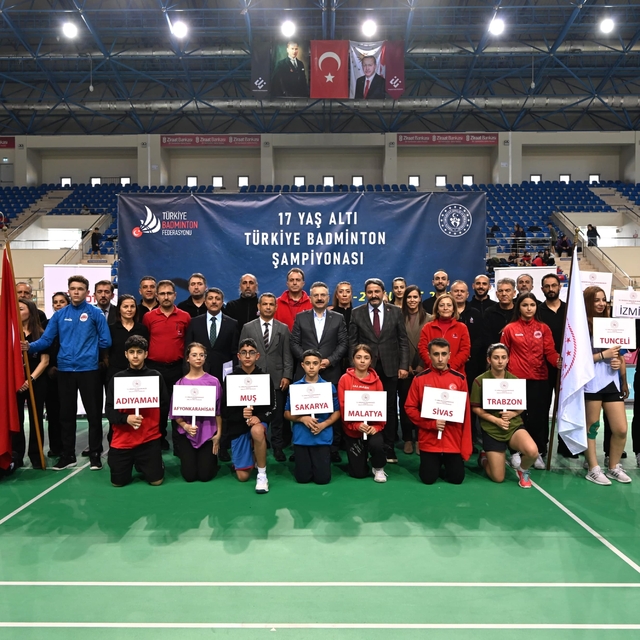 17 Yaş Altı Badminton Türkiye Şampiyonası Eskişehir'de başladı