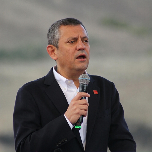 Özgür Özel: Kirli ellerini partimize uzatmaya çalışıyorlar