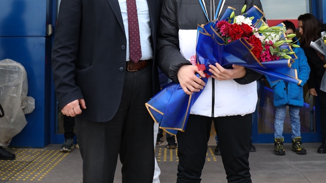 Avrupa Şampiyonası'nda üçüncü olan milli atıcı Eren Kalfa, Trabzon'a döndü