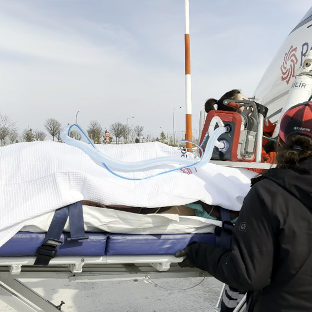 Ambulans uçak, 22 yaşındaki Samet için havalandı