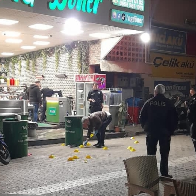 Adana'da dönercide silahlı saldırıya uğrayan kişi ağır yaralandı
