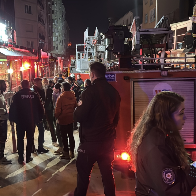 Kütahya'da yangın çıkan 7. kattan düşen kadın ağır yaralandı