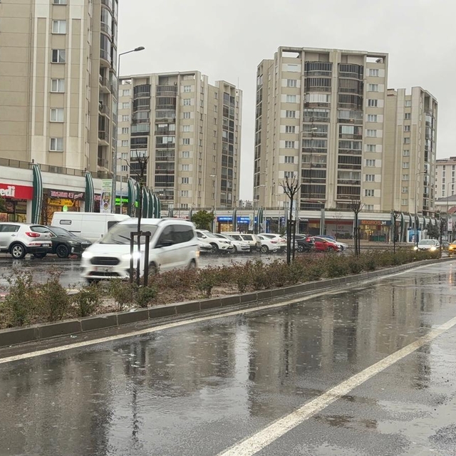 Çorlu'da sağanak etkili oldu