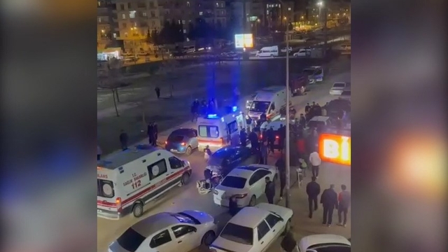 Asansör kabini 2'nci kattan düştü; 5 yaralı