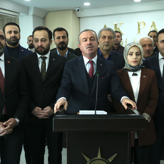 AK Parti Hakkari ve Bitlis Başkanlıkları, partilileri 8. Olağan Büyük Kongr...