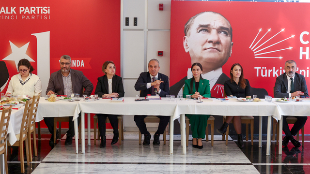 CHP Genel Başkan Yardımcısı Özçağdaş, gazetecilerle sohbet toplantısında konuştu: