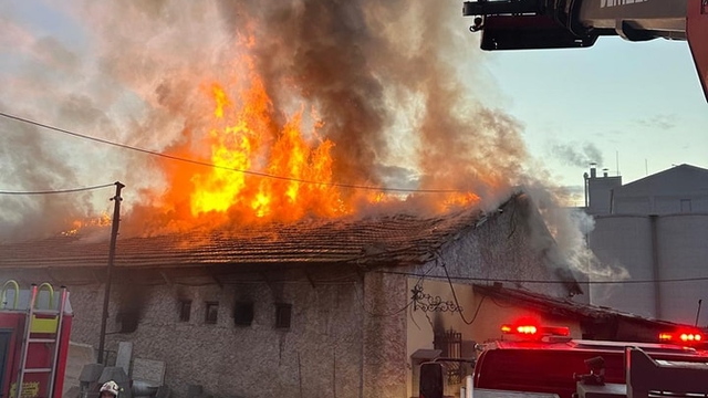 Denizli'de alçı atölyesinde çıkan yangın söndürüldü