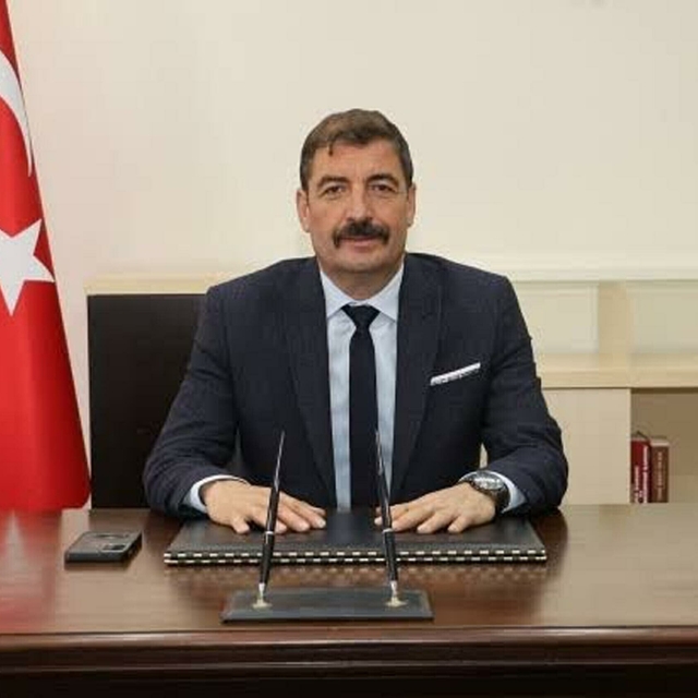 Görevden uzaklaştırılan Kula Belediye Başkanının yurt dışı yasağının kaldır...