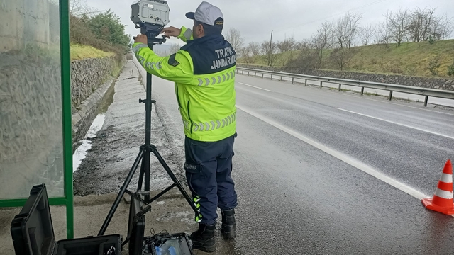 Sakarya'da geçen ay 928 araç trafikten men edildi
