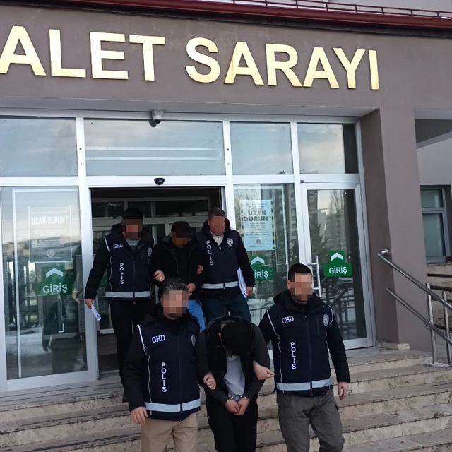 Sivas'ta 3 düzensiz göçmen yakalandı