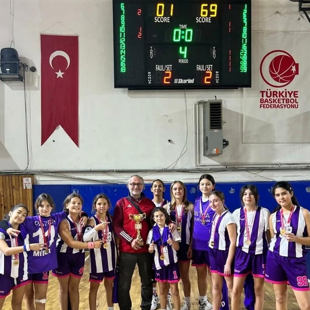 Datça Yılmazlar Ortaokulu Küçük Kız Basketbol Takımı il birincisi oldu