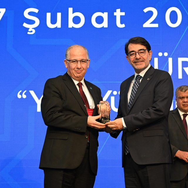 Marmara Kariyer Fuarı, "en etkin bölgesel kariyer fuarı" ödülüne layık görü...