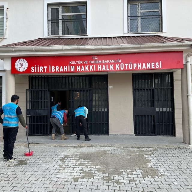 Siirt'te hükümlü ve yükümlüler kütüphanelerin bakım ve temizliğini yaptı
