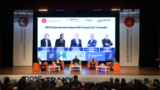 İş insanları, Trakya Kariyer Fuarı'nda öğrencilerle deneyimlerini paylaştı