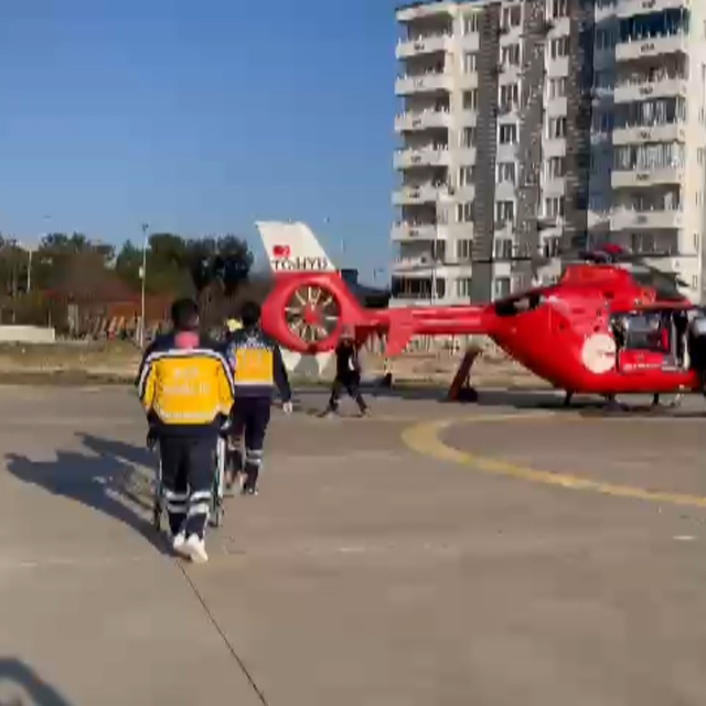 Ambulans helikopter, kalp krizi geçiren hasta için havalandı