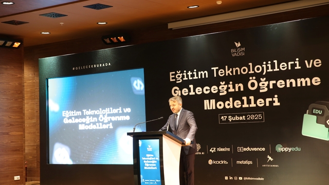 Kocaeli'de "Eğitim Teknolojileri ve Geleceğin Öğrenme Modelleri" programı düzenlendi
