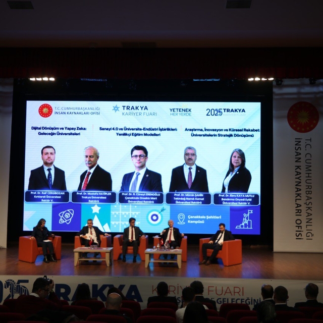 Rektörler, Trakya Kariyer Fuarı'nda dijital dönüşümün ve yapay zekanın önem...