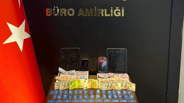 Antalya'da kuyumculara sahte altın satan 2 zanlı tutuklandı