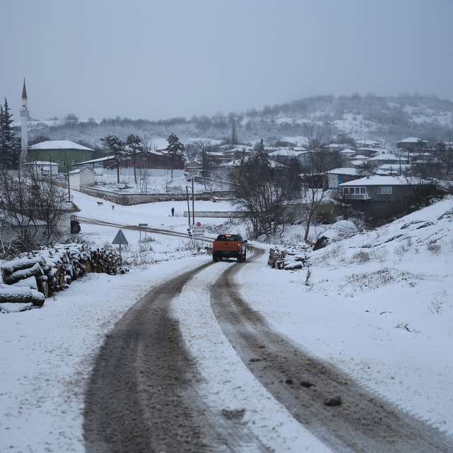 Edirne'nin yüksek kesimlerinde kar etkili oluyor